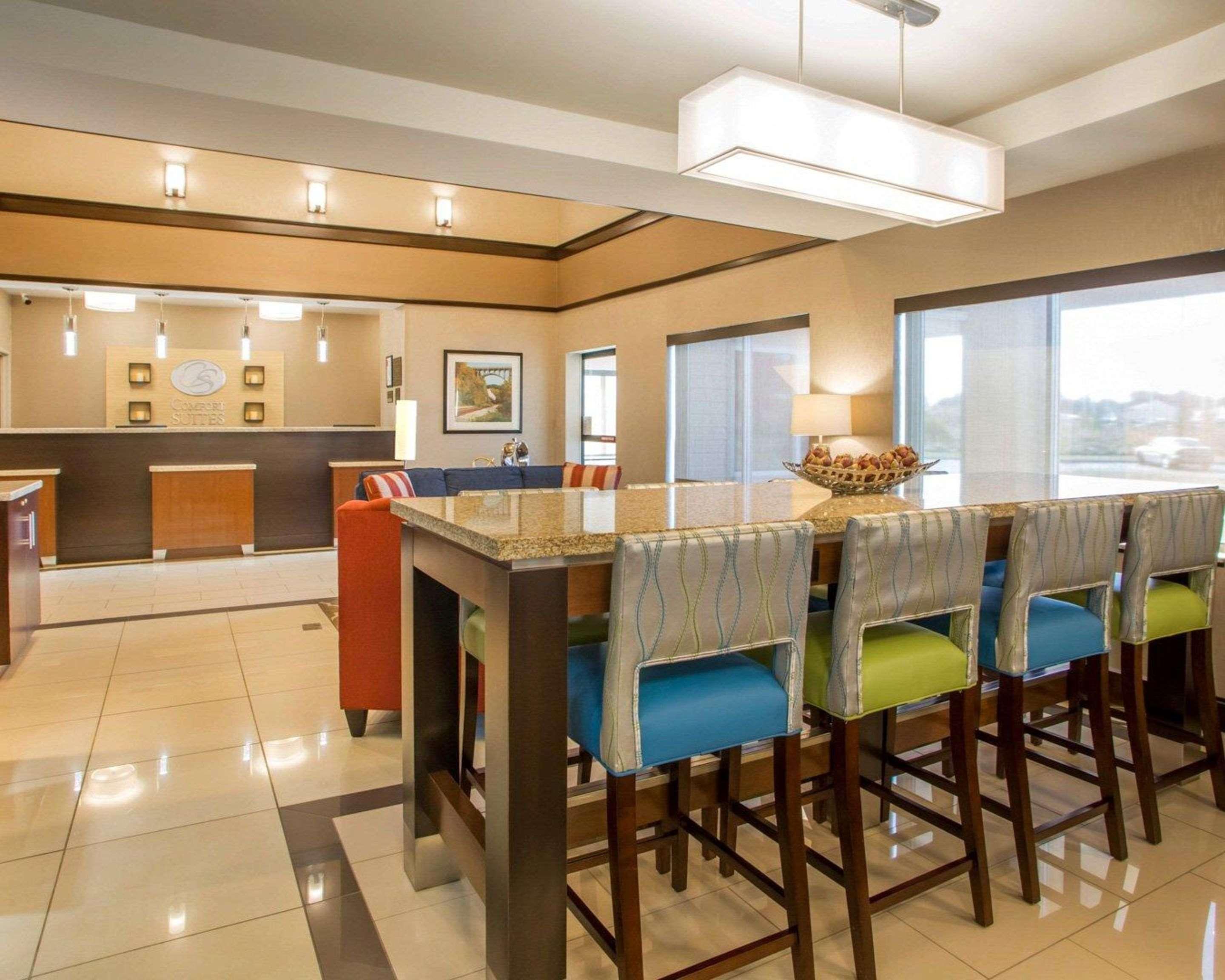Comfort Suites Columbus West - Hilliard Eksteriør billede