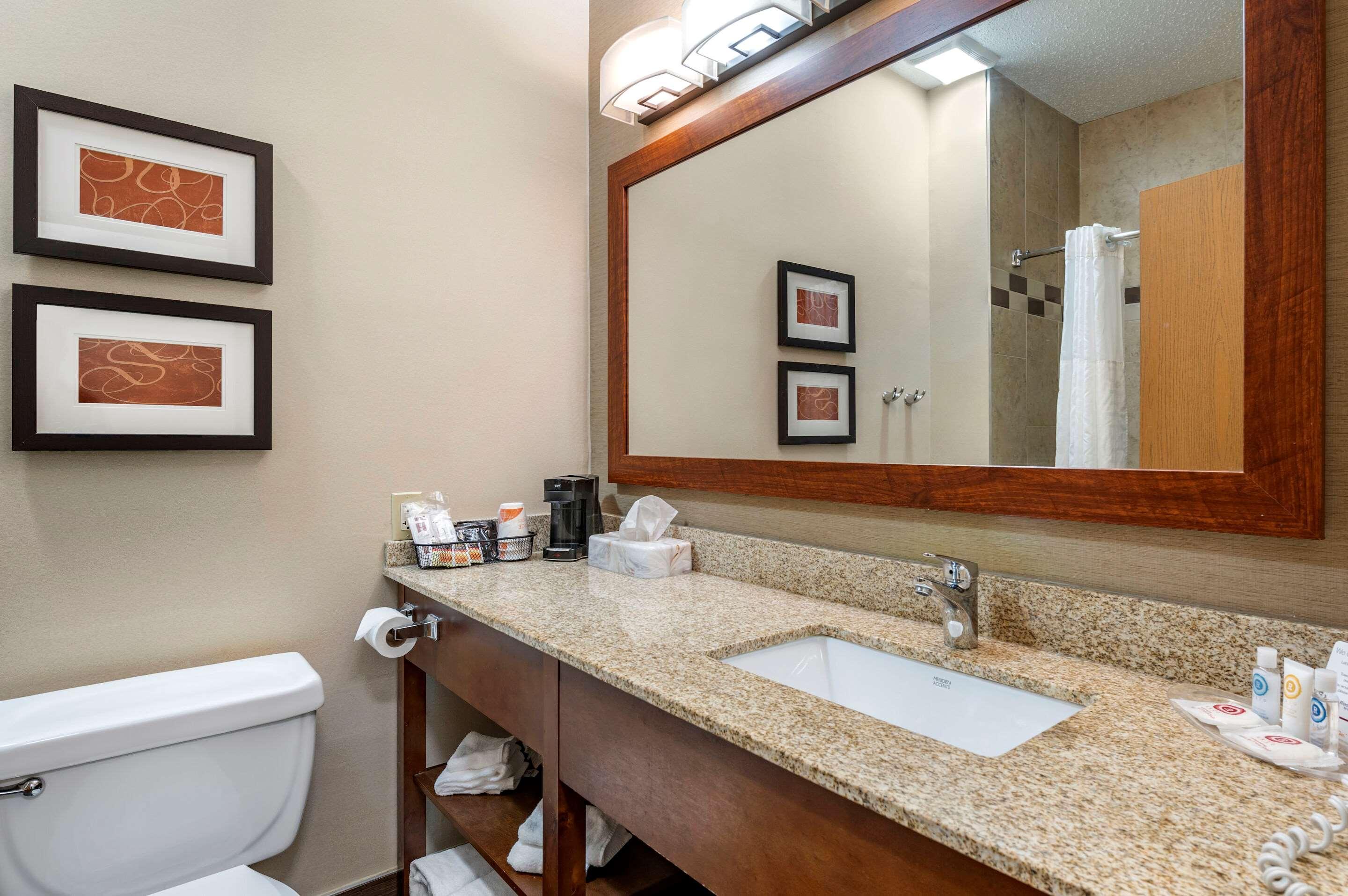 Comfort Suites Columbus West - Hilliard Eksteriør billede