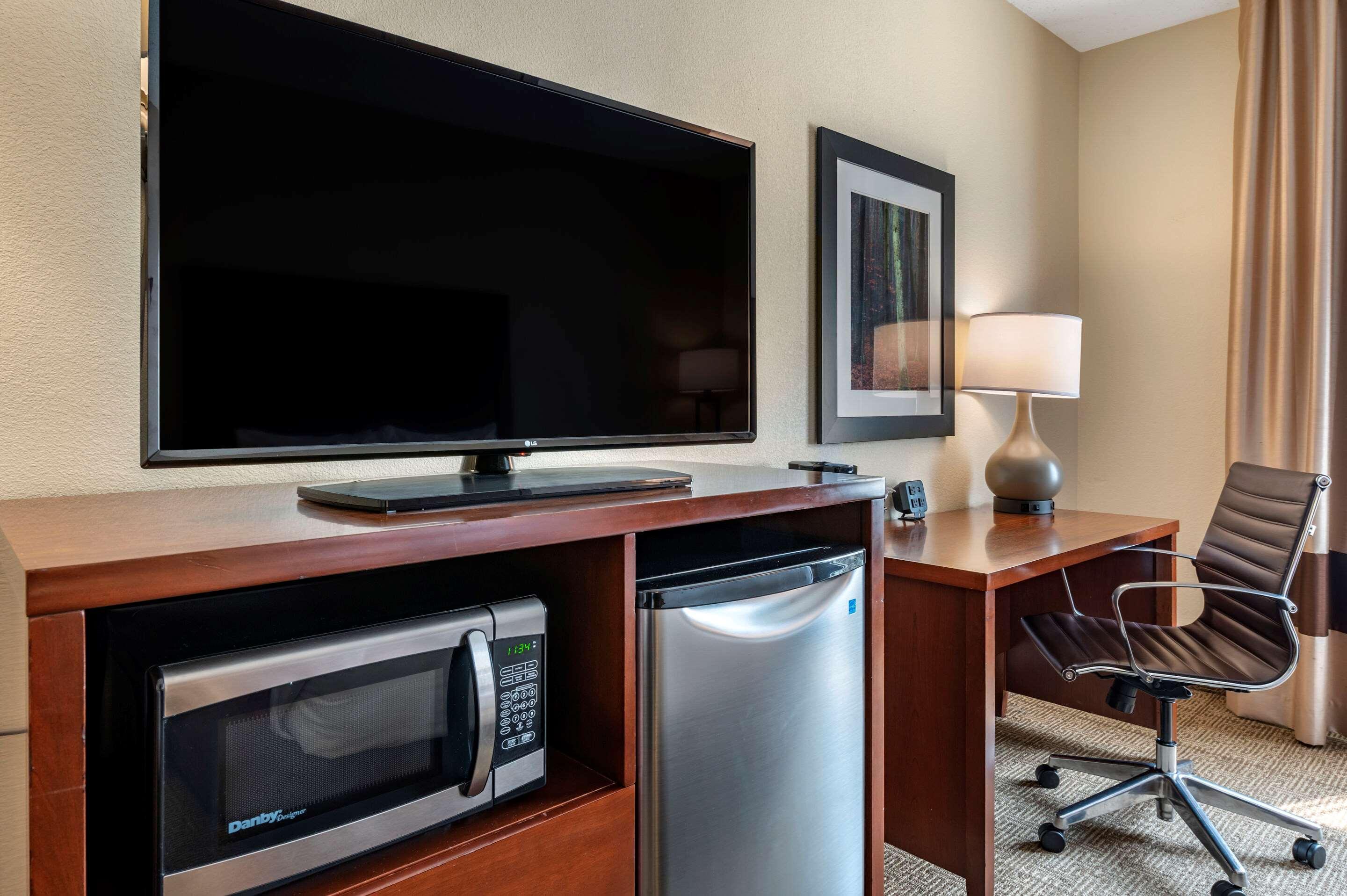 Comfort Suites Columbus West - Hilliard Eksteriør billede
