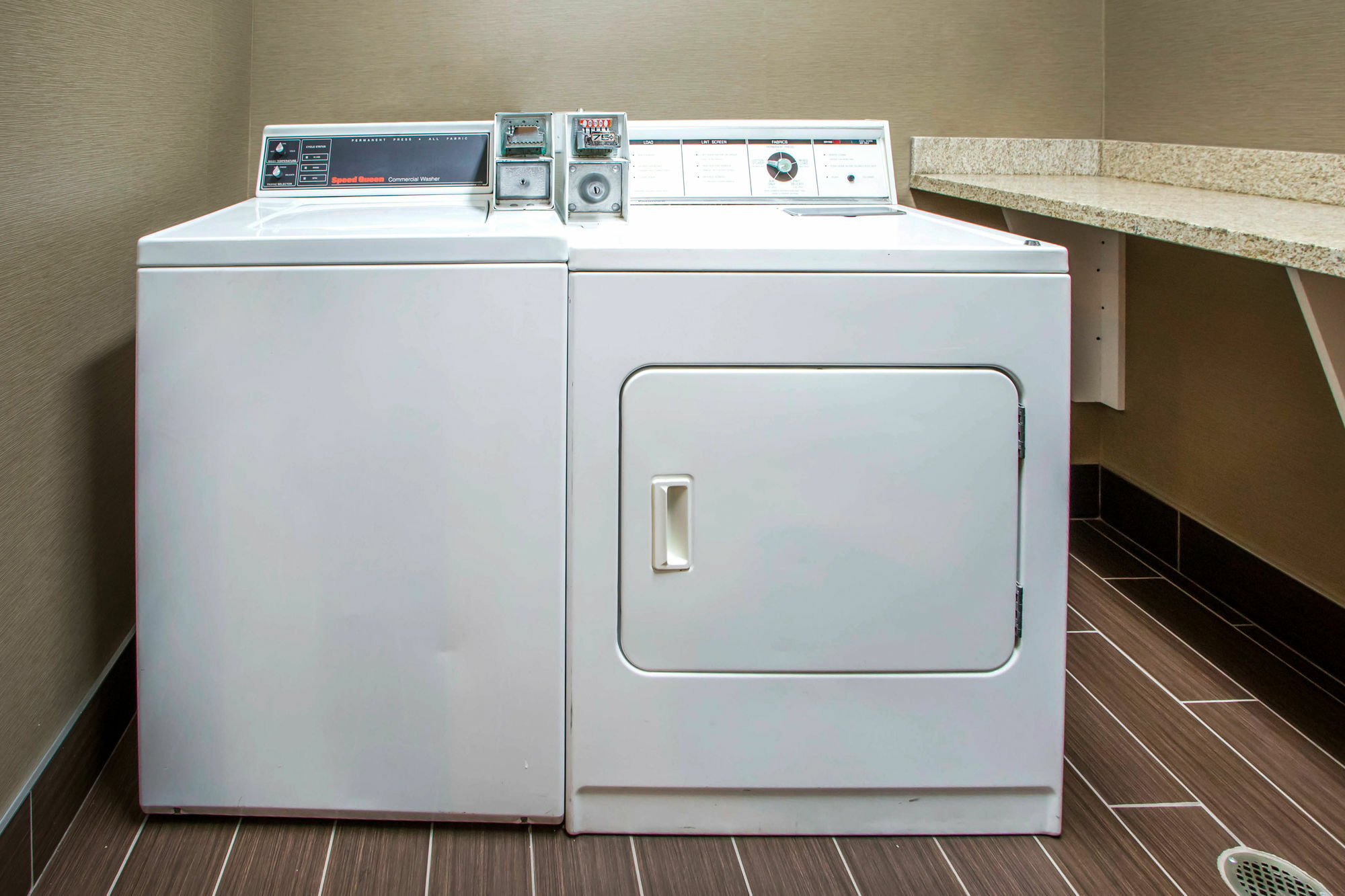 Comfort Suites Columbus West - Hilliard Eksteriør billede
